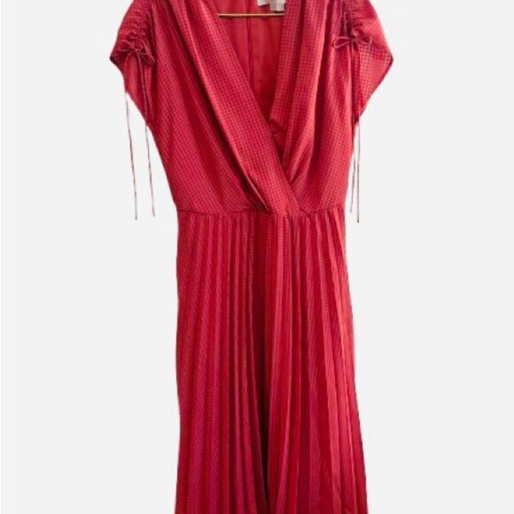 Gal Meets Glam Pleated Midi Sundress - Picture 2 of 10